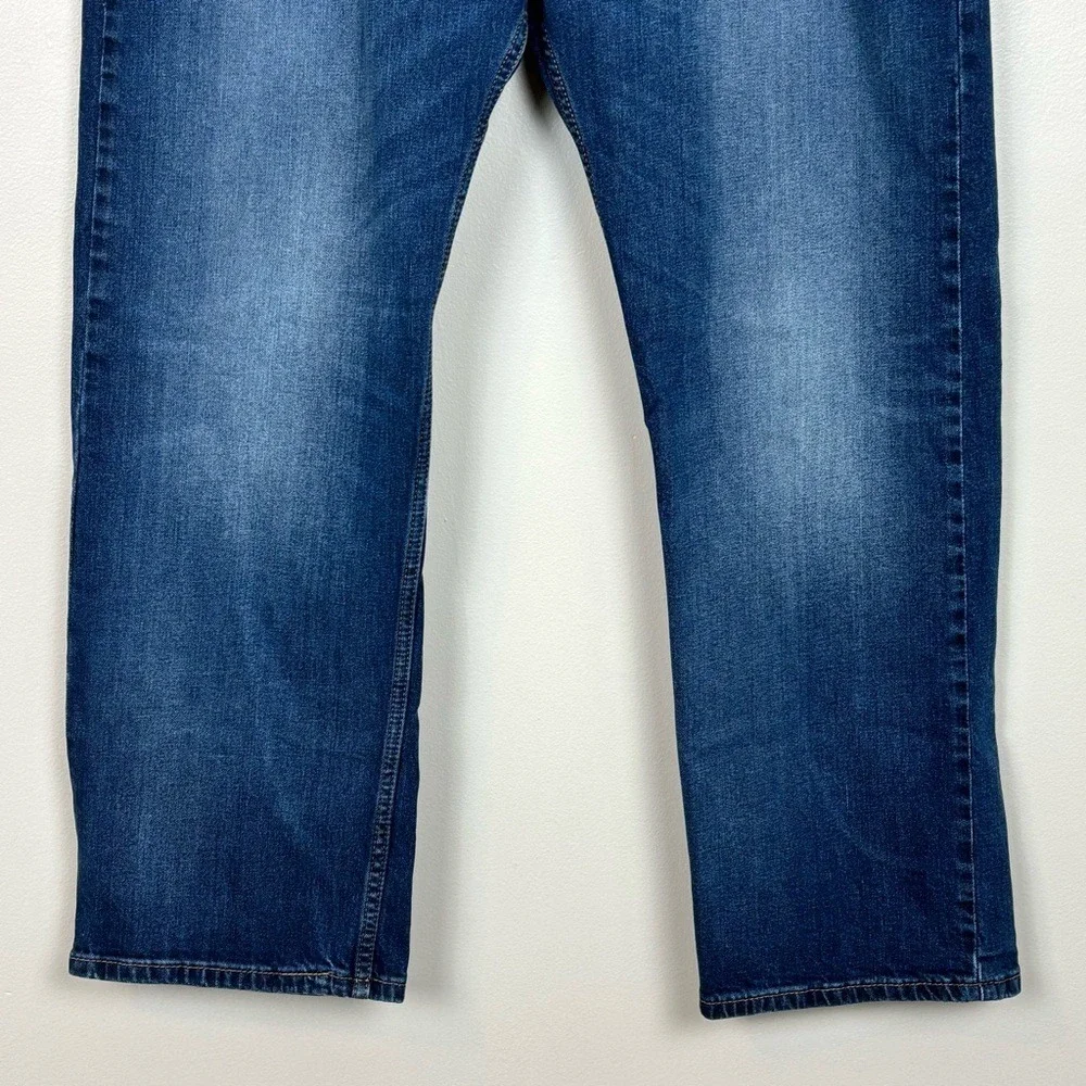 Levis Jeans Mens 38x32 Blue 569 Straight Leg Whiskered Dark Wash‎ Denim 5 Pocket